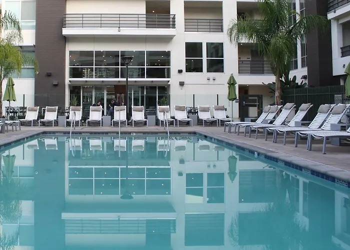 Downtown Cosmopolitan Residences